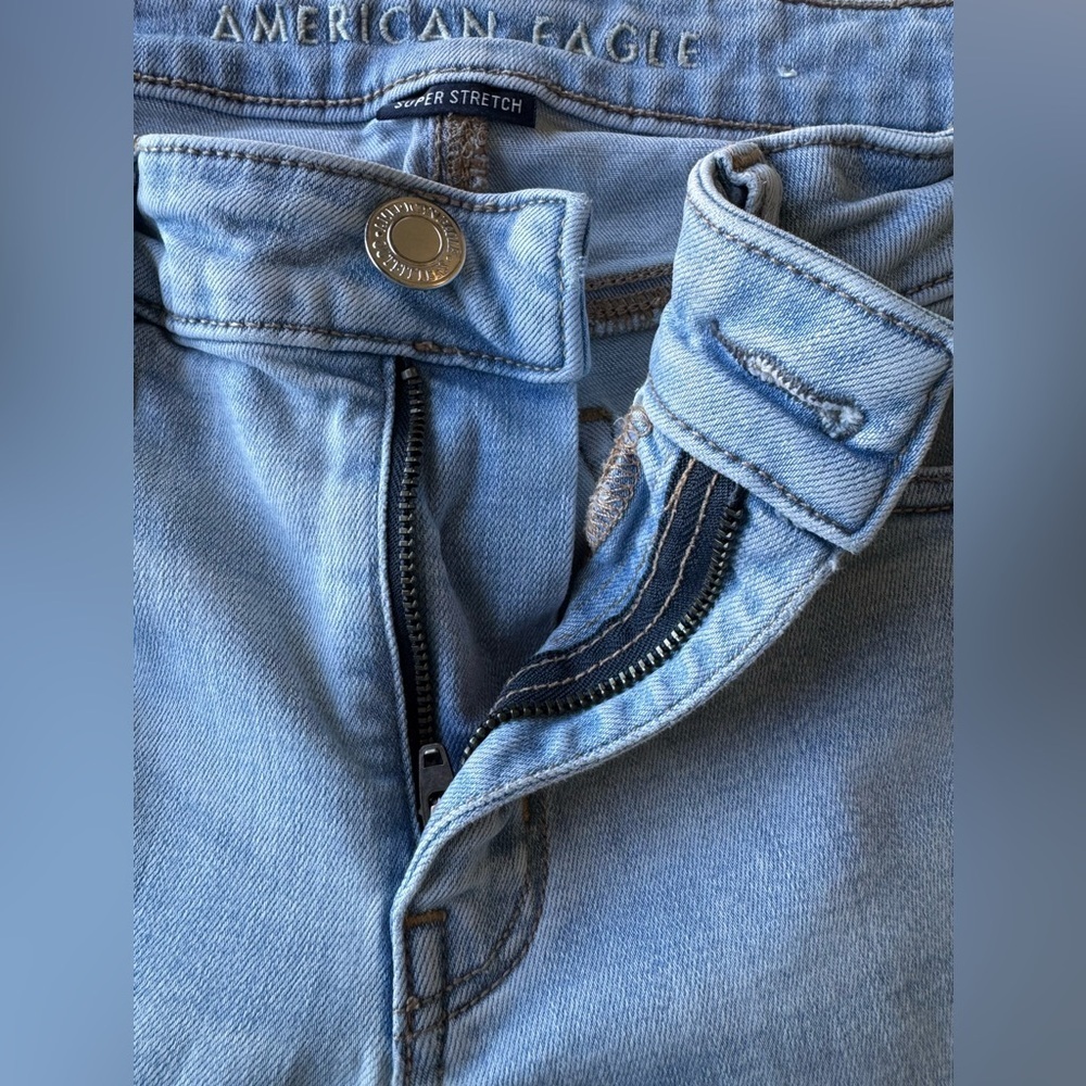 American Eagle Super Stretch Distressed Jegging - Picture 4 of 6